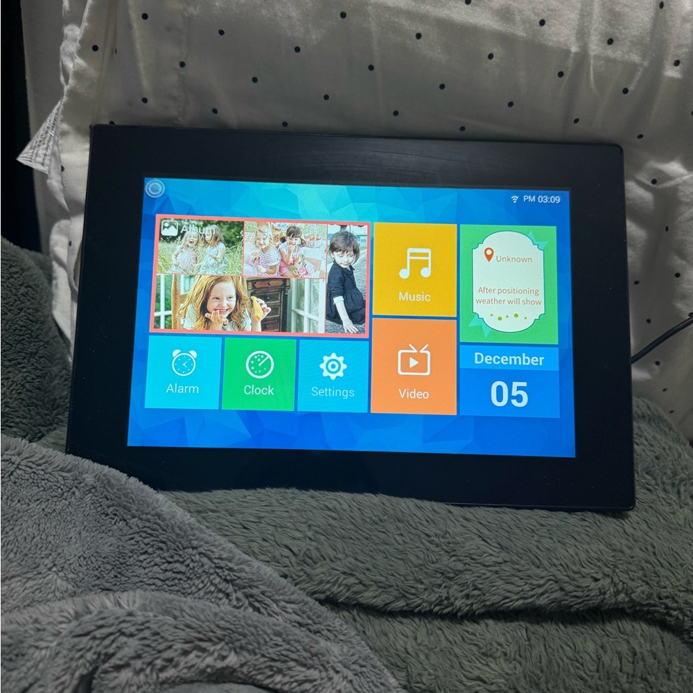 Black Digital Tablet with Multimedia Features